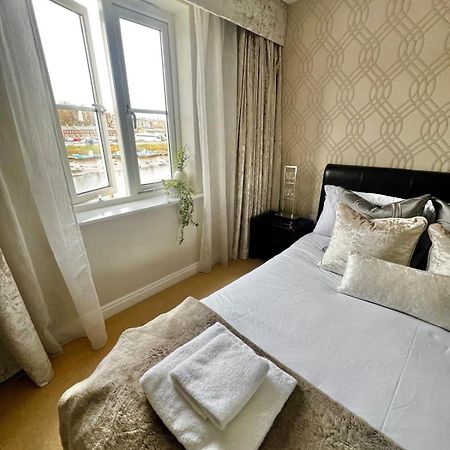 Majestic, Modern & Spacious Harbour-View Apartment With Parking Whitby Dış mekan fotoğraf