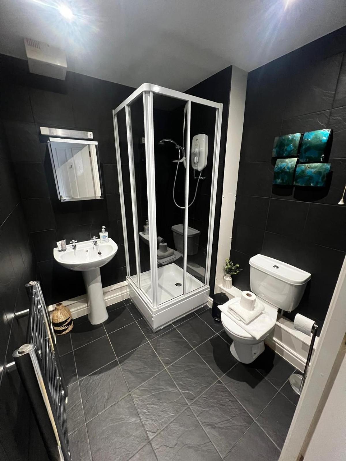 Majestic, Modern & Spacious Harbour-View Apartment With Parking Whitby Dış mekan fotoğraf