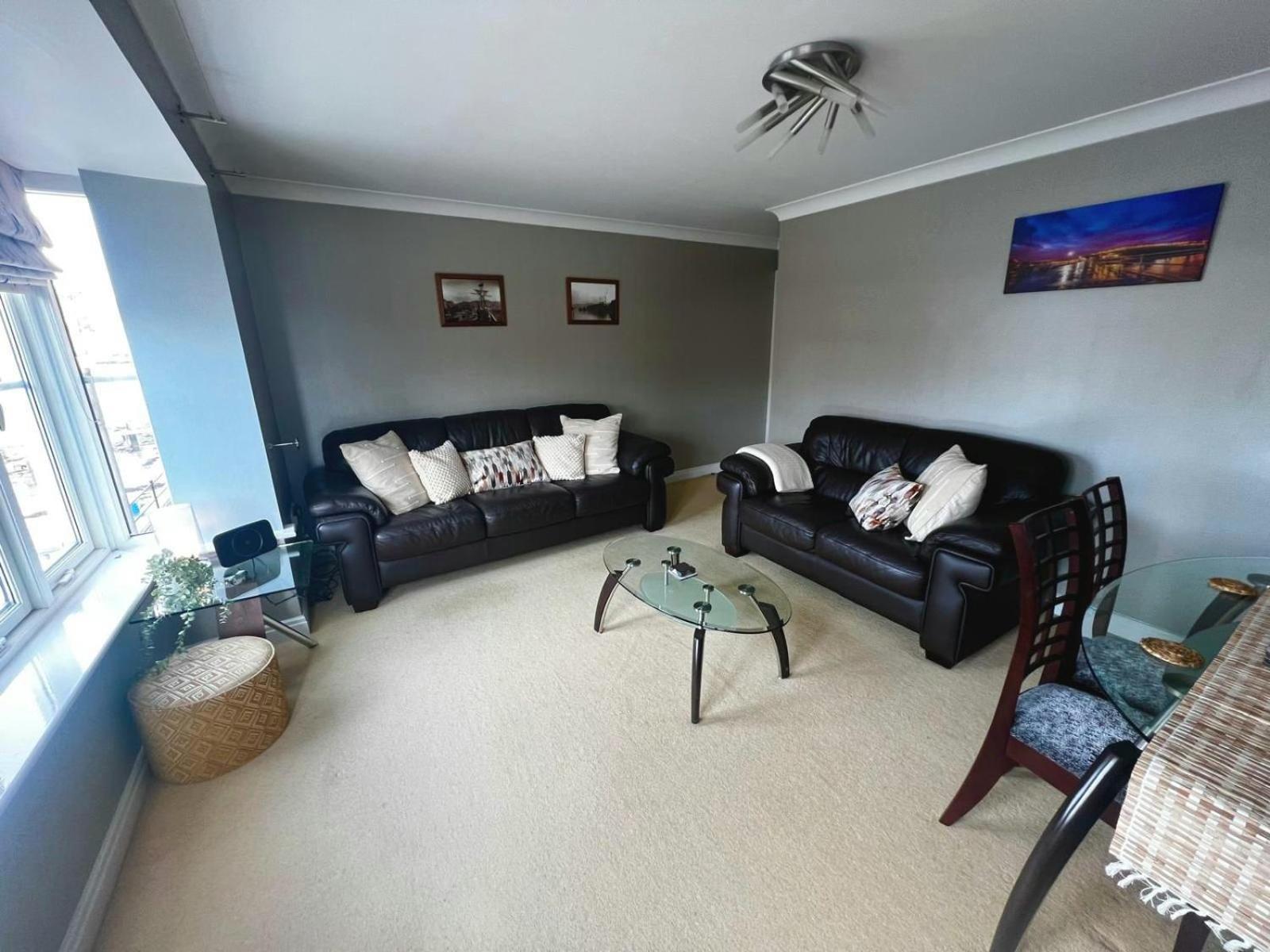 Majestic, Modern & Spacious Harbour-View Apartment With Parking Whitby Dış mekan fotoğraf